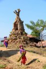 Myanmar (Birmânia), Shan, Taunggyi, ruínas pagodes in Indein — Fotografia de Stock