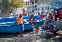 Cape Verde, Mindelo, people on fish market — Stock Photo