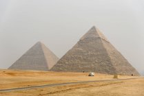 Égypte, Gizeh Gouvernement, Gizeh, Les pyramides de Gizeh — Photo de stock
