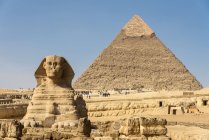 Égypte, gouvernement de Gizeh, Gizeh, la pyramide de Gizeh et le grand sphinx — Photo de stock