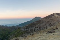 Indonesien, Java, Bondowoso, Sonnenaufgang am Vulkan Ijen — Stockfoto