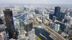 Australia, Victoria, Southbank, En el Eurika Skydeck 88 en el centro de Melbourne, vista aérea del paisaje urbano - foto de stock