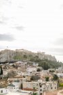 Grèce, Attique, Athina, vieille ville devant l'Acropole, vue sur l'Acropole depuis la terrasse sur le toit d'un hôtel — Photo de stock