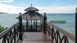 Indonesien, Jawa Tengah, Kabbalah Jepara, Pavillon über dem Meer — Stockfoto
