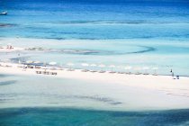 Греция, Крит, Голубое море на пляже Балос, вид с воздуха на пляж — стоковое фото