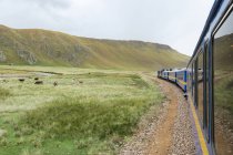 Peru, Qosqo, Qanchi pruwinsya, through the Andes of Puno to Cusco with the Andean Explorer train — Stock Photo