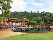 Thailand, chang wat phang-nga, tambon khuekkhak, pool im laguna resort in khao lak — Stockfoto