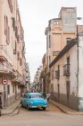 Cuba, L'Avana, auto d'epoca parcheggiata nelle strade dell'Avana — Foto stock