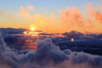 Stati Uniti d'America, Hawaii, Kula, Sopra le nuvole, vista vicino al cratere vulcanico — Foto stock