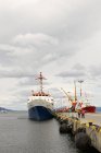 Аргентина, Вогненної Землі, Ушуайя, судно Ушуайя в порту до відправлення до Антарктиди — стокове фото