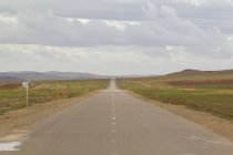 Mongolia, Tov, Bayan-Unjuul, camino al interior - foto de stock