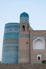 Узбекистан, Grand мінарет в Хіва. — стокове фото