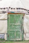 Kirghizistan, regione di Osh, ingresso della yurta — Foto stock