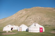 Quirguistão, Região de Naryn, Distrito de At-Bashi, Campo de Yurt, Tash Rabat — Fotografia de Stock