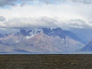Аргентина, Санта-Крус, Lago Арґентіно вид на гори в хмарах — стокове фото