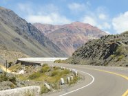 Argentina, Provincia de Mendoza, Paso Argentina-Chile, Montañas paisaje - foto de stock