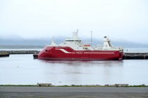 Island, dalvikurbyggo, Schiff im Hafen von dalvik — Stockfoto