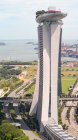 SINGAPORE - 26 MAGGIO 2016: Singapore, Singapore, vista del resort Marina Bay Sands e paesaggio urbano dall'alto — Foto stock