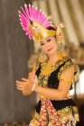 Spectacle de danse traditionnelle au palais du sultan Kraton, Java, Yogyakarta, Indonésie — Photo de stock