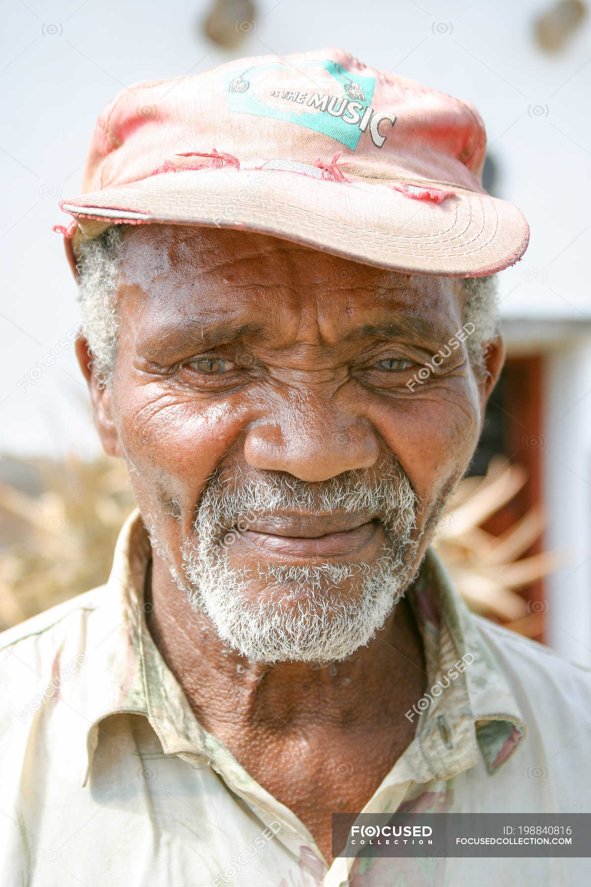 Tabiatdagi etuk ayol fotosurati Viola va u bilan jinsiy aloqa