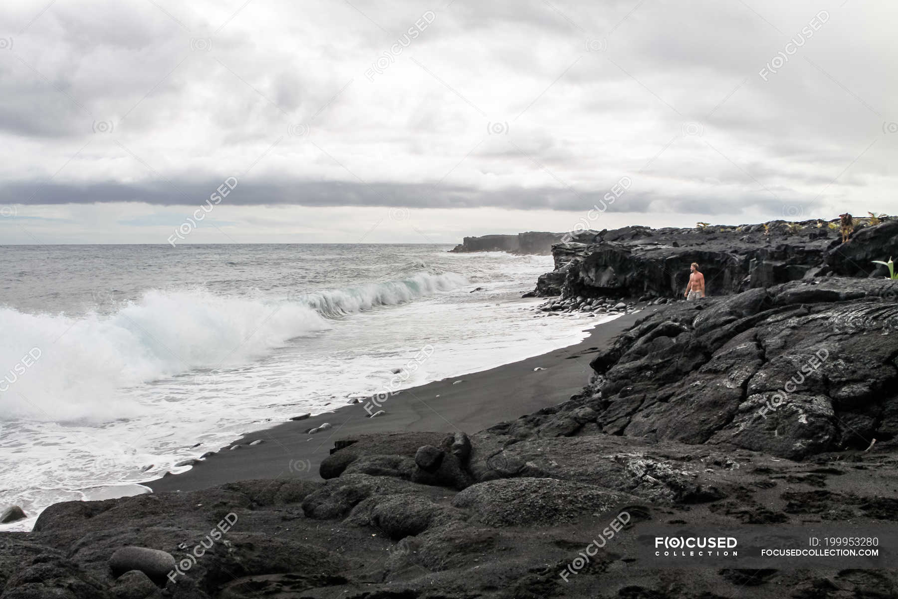 USA, Hawaii, black beach of Kalapana on the Big Island — coastline ...