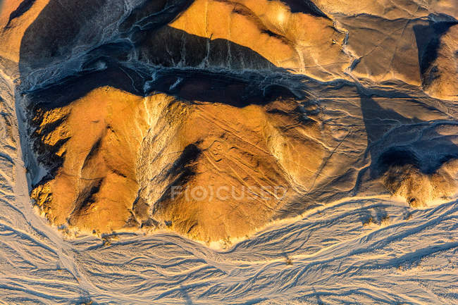 Peru, Ica, Nasca, sightseeing over the lines of Nazca to the sunset, mountains landscape — Stock Photo