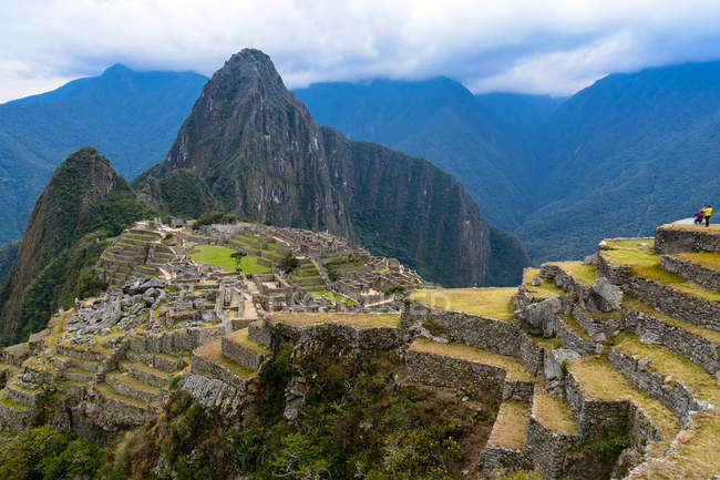 Perú, Cusco, Urubamba, Vistas panorámicas de Machu Picchu es Patrimonio de la Humanidad por la UNESCO - foto de stock