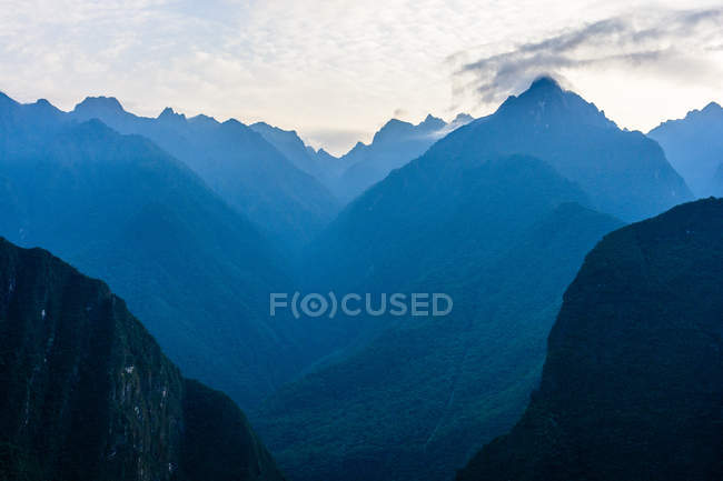 Peru, Cusco, Urubamba, Paisagem montanhosa panorâmica — Fotografia de Stock