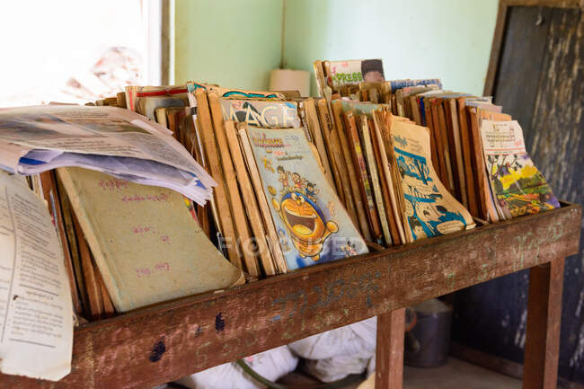 Myanmar (Burma), Mandalay Region, Taungtha, Taung Ba, Provinz Mandalay, Taung Ba Grundschule und Bücher — Stockfoto