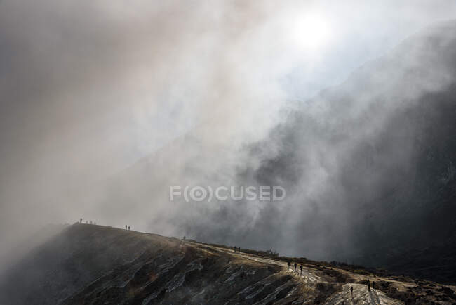 Индонезия, Ява Тимур, Кабудатен Бондовосо, вулканический кратер Иджен — стоковое фото