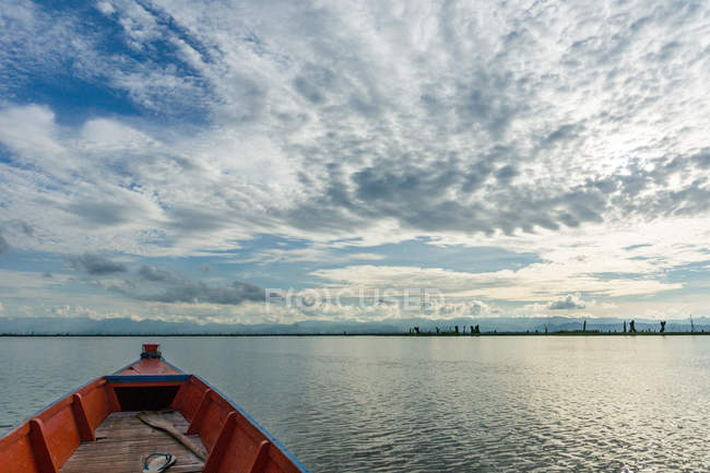 Indonesia, Sulawesi Selatan, Kabuki Wajo, boat trip on wide lake Danau Tempe on Sulawesi Selatan — Stock Photo