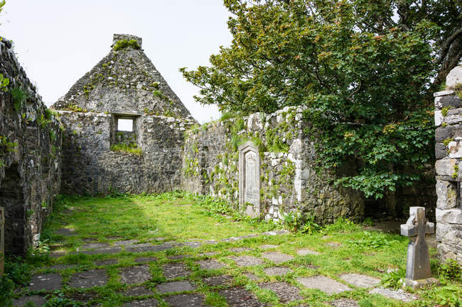 Reino Unido, Escocia, Highlands, Isla de Skye, Duirinish, St. Mary 's Church - foto de stock