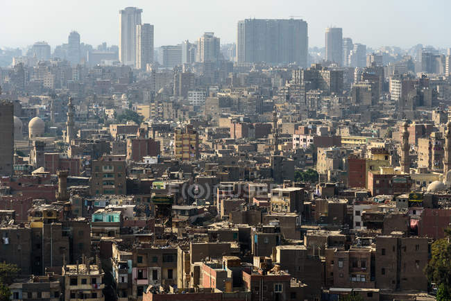 Egipto, provincia de El Cairo, paisaje urbano aéreo de El Cairo - foto de stock