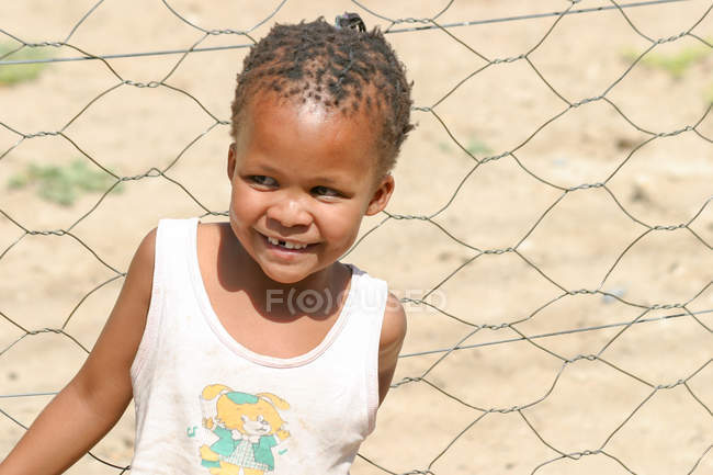 Namibia, Karas, Keetmanshoop, Bambino che ride dalla Namibia — Foto stock