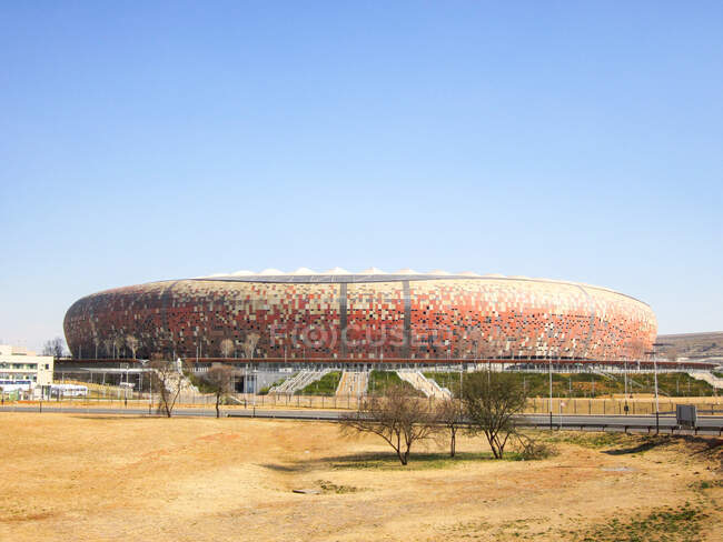 Южная Африка, Гаутенг, Фасбург, стадион FNB в Фасбурге, также известный как Соккаад (Sokkaad), является крупнейшим футбольным стадионом в Африке. — стоковое фото