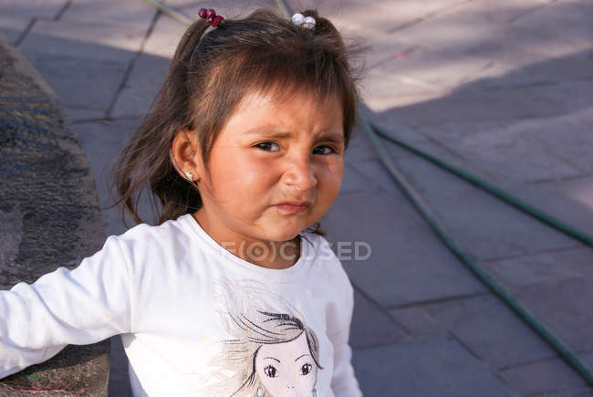 Retrato de menina peruana, Urubamba, Peru — Fotografia de Stock