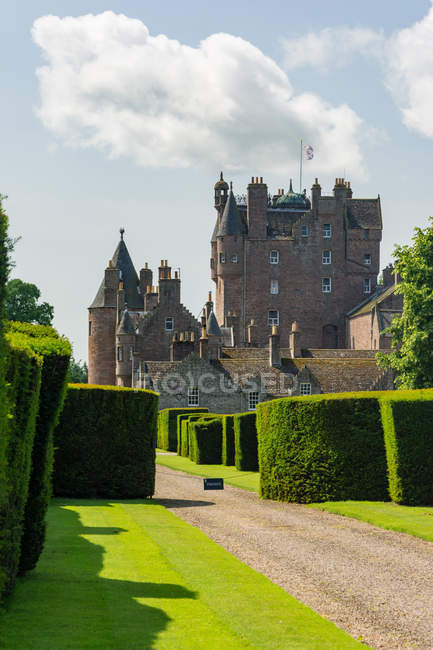 Reino Unido, Escócia, Angus, Glamis, Glamis Castle view from Garden, Shakespeare Macbeth — Fotografia de Stock