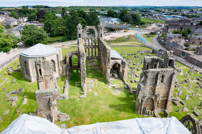 Vereinigtes Königreich, Schottland, Muräne, Elgin, Elgin-Kathedrale von oben — Stockfoto