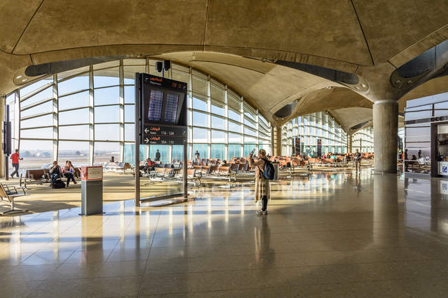 Jordan, Amman Governorate, Amman, Amman Airport interior — Stock Photo