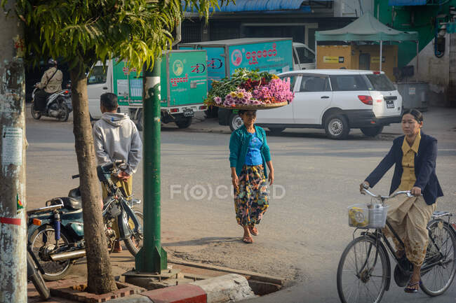 Mianmar (Birmânia), região de Mandalay, Mandalay, cenas de rua — Fotografia de Stock