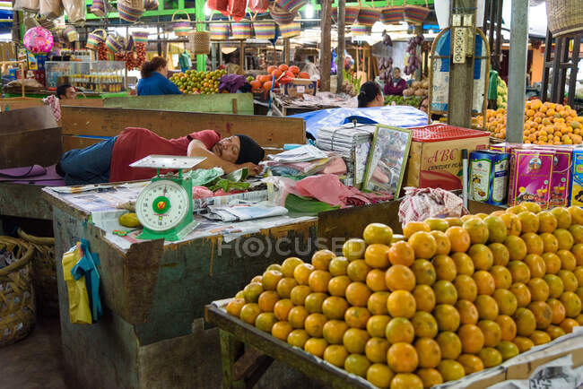 Indonesien, Sumatera Utara, Kabubaten Karo, Gemüsemarkt — Stockfoto