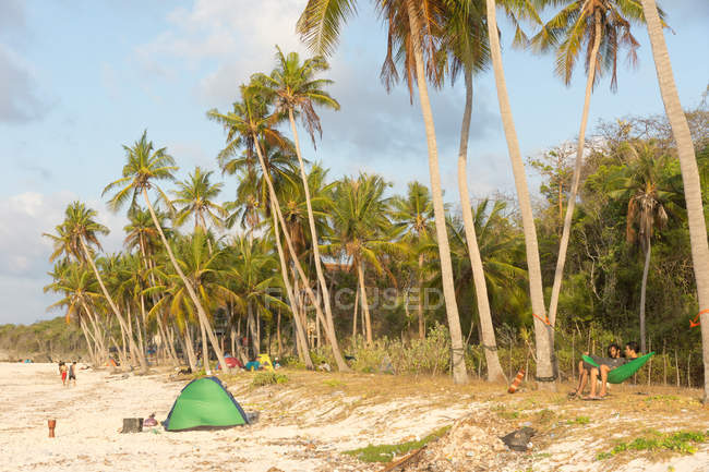 Indonésia, Sulawesi Selatan, Bulukumba, tendas na praia Bira — Fotografia de Stock