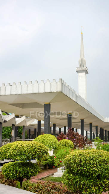 Malásia, Wilayah Persekutuan Kuala Lumpur, Kuala Lumpur, Mesquita Nacional Masjid Negara de fora — Fotografia de Stock