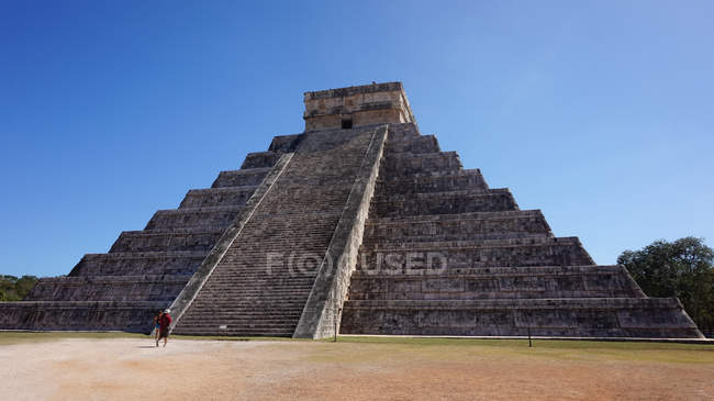 Mexico, Yucatan, Tinum, View of wonder of world Chitchen Itza — Stock Photo