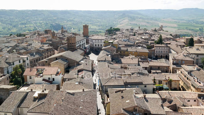 Italia, Umbría, Orvieto, pueblo de montaña Orvieto - foto de stock