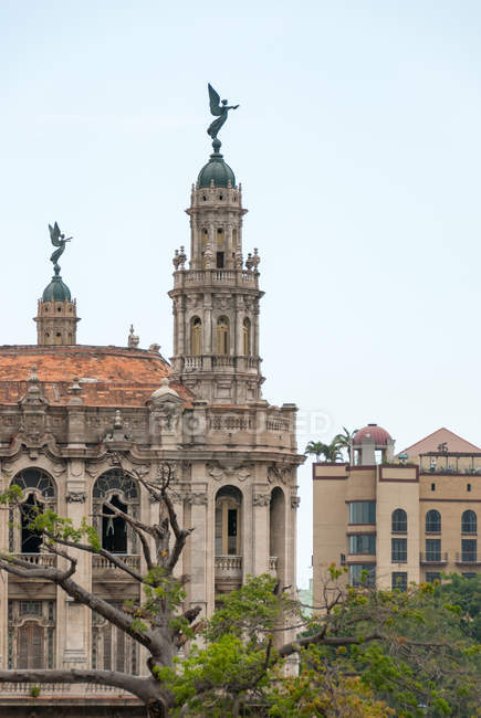 Cuba, L'Avana, angolo, facciata del Gran Teatro de La Habana da Capitolio — Foto stock