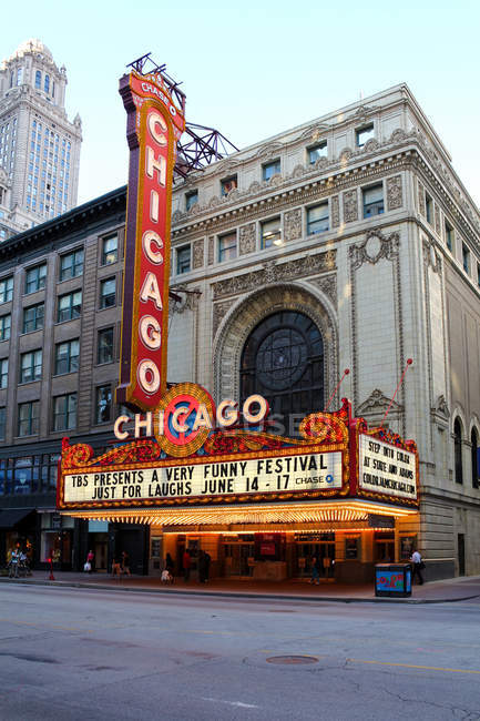 États-Unis, Illinois, Chicago, Vue du célèbre Chicago Theater — Photo de stock