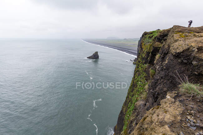 Iceland, RIng road, On the Dyrholaey - the arch with the hole — Stock Photo