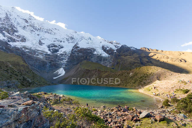 Perú, Cusco, Cusco, Salkantay Trek 5d, lago de montaña paisaje - foto de stock