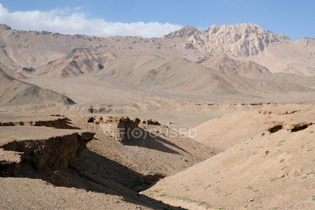 Таджикистан, A пустир в Памір, пустельний краєвид гір — стокове фото